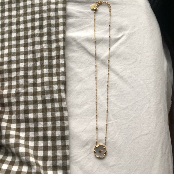 Gold Shell Star Necklace - Picture 2 of 3